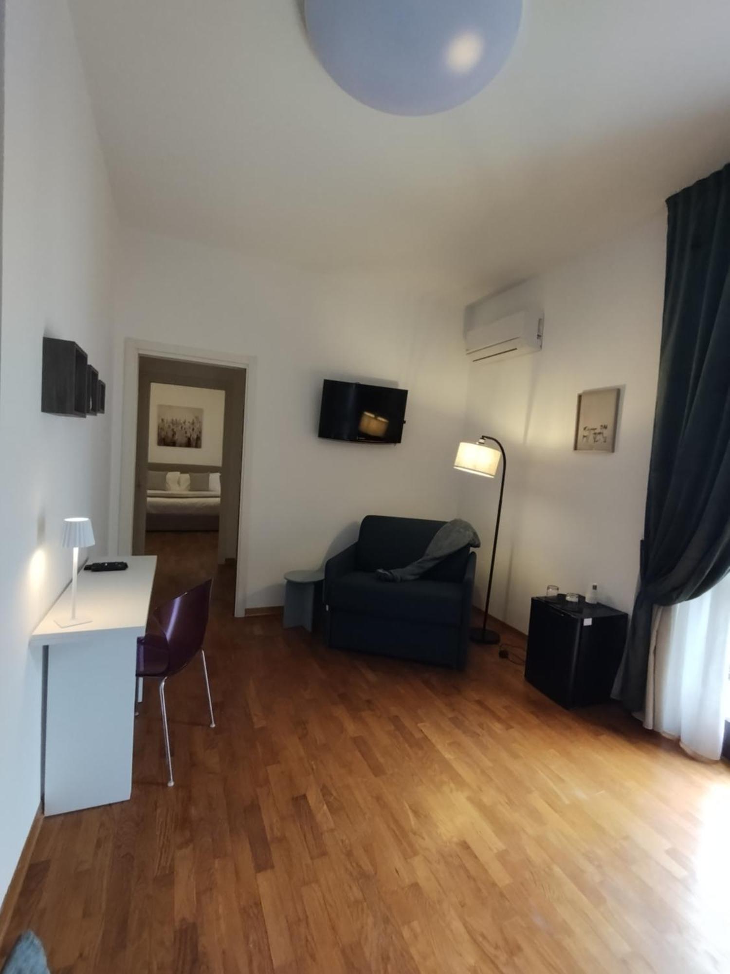 Palazzo Cusani Charming Rooms Vercelli Eksteriør billede