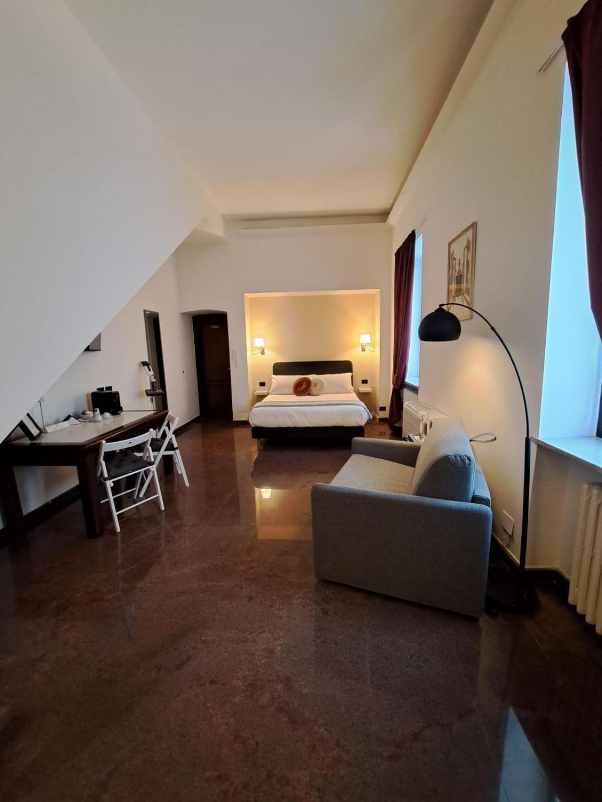 Palazzo Cusani Charming Rooms Vercelli Eksteriør billede